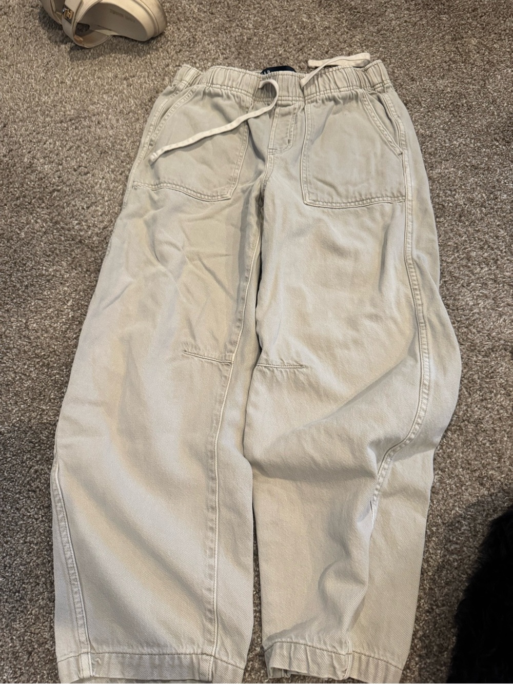 Gap women’s Casual pull on barrel Pants - Light Beige